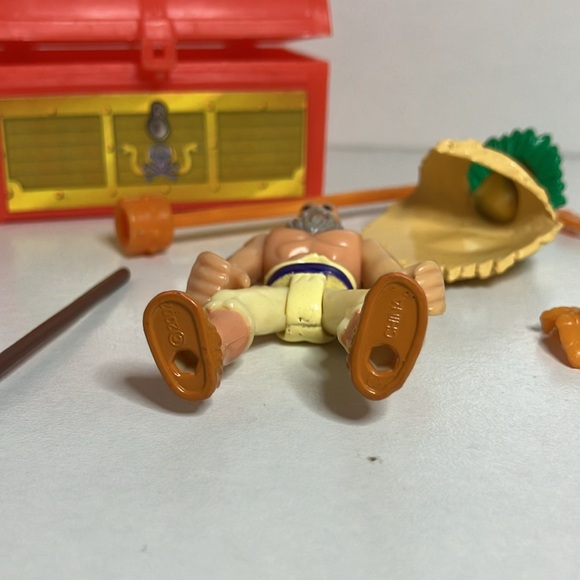 ISLAND MAN by Fisher-Price - Picture 5 of 9